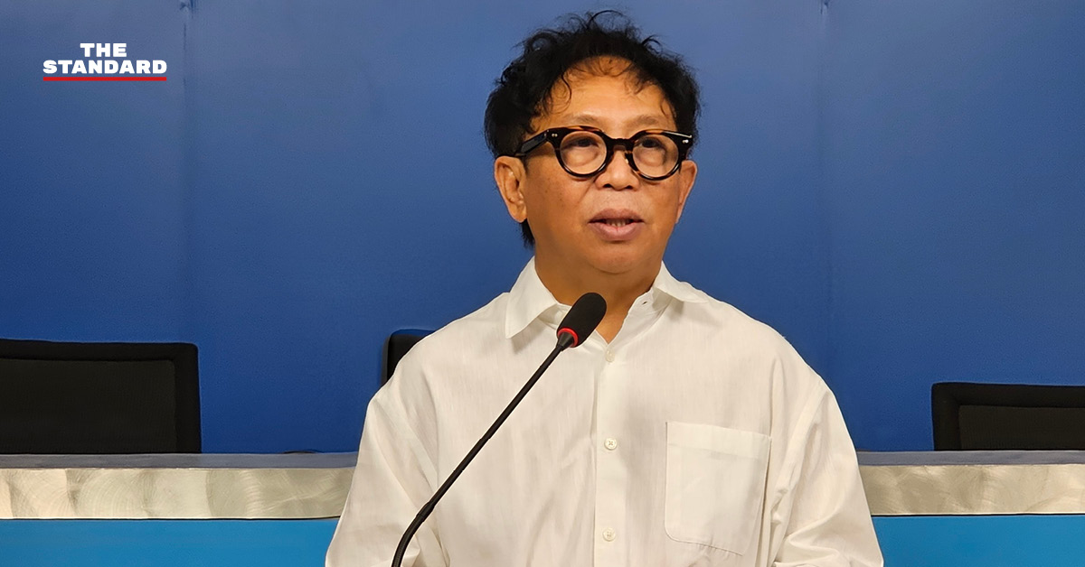 สาทิตย์ วงศ์หนองเตย รองหัวหน้าพรรคประชาธิปัตย์ แถลงข่าวการยื่นญัตติอภิปรายไม่ไว้วางใจรัฐมนตรี