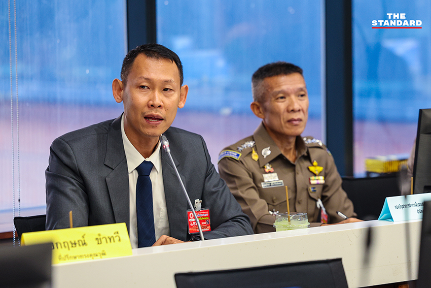 ภาพ รังสิมันต์ โรม ประธาน กมธ.กฎหมายฯ ระหว่างการประชุม 5