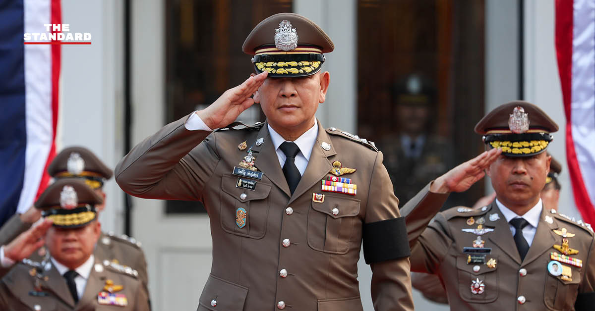 พล.ต.อ. กิตติ์รัฐ พันธุ์เพ็ชร์ ในเครื่องแบบตำรวจ