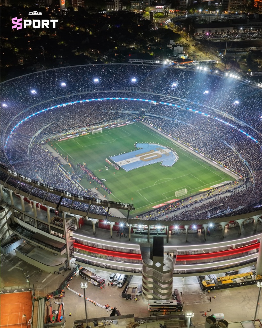 ลิโอเนล เมสซี ในชุดทีมชาติอาร์เจนตินา ระหว่างเกมอำลา 10