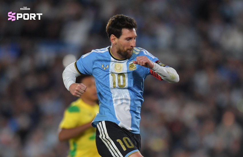 ลิโอเนล เมสซี ในชุดทีมชาติอาร์เจนตินา ระหว่างเกมอำลา 8