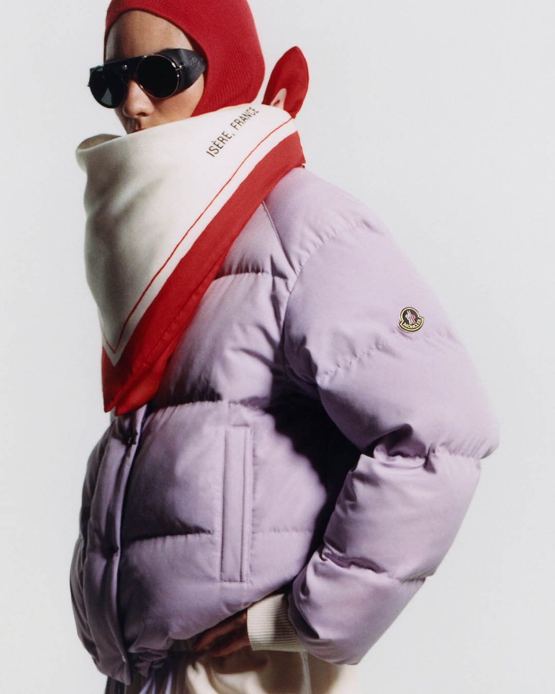 ภาพเสื้อแจ็กเกตจากคอลเล็กชัน Moncler Re/Icons ที่นำผลงานในอาร์ไคฟ์มาตีความใหม่ 5