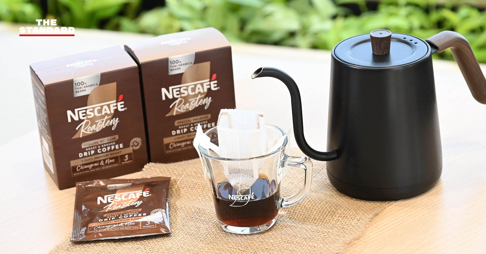 ภาพผลิตภัณฑ์เนสกาแฟ โรสเตอรี่ ดริป คอฟฟี่ รุ่นลิมิเต็ด เอดิชัน ที่ร่วมมือกับดอยตุง