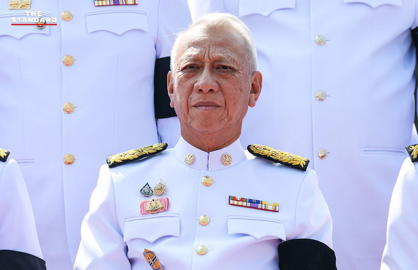 ภาพกลุ่มพรรคร่วมฝ่ายค้านยื่นญัตติอภิปรายไม่ไว้วางใจรัฐบาล พร้อมข้อกล่าวหา ‘เสแสร้งรักชาติ-ฉวยโอกาสบนวิกฤต’ 11