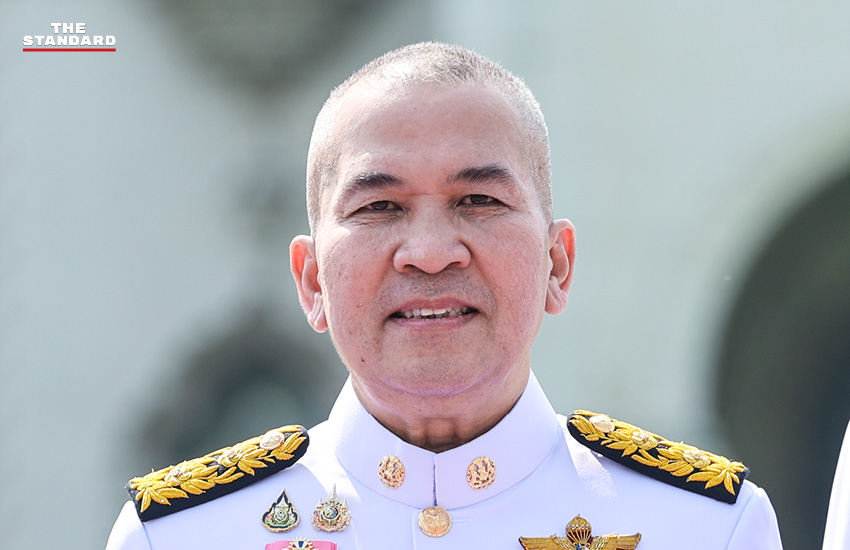 ภาพกลุ่มพรรคร่วมฝ่ายค้านยื่นญัตติอภิปรายไม่ไว้วางใจรัฐบาล พร้อมข้อกล่าวหา ‘เสแสร้งรักชาติ-ฉวยโอกาสบนวิกฤต’ 7