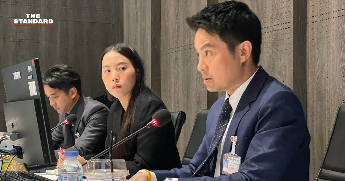 ภราดร ปริศนานันทกุล และ รักชนก ศรีนอก ในการประชุม กมธ.งบประมาณ