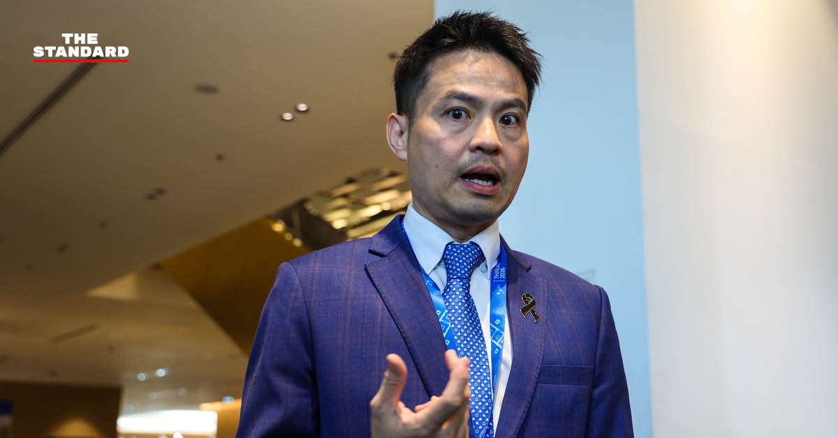 ภราดร ปริศนานันทกุล ให้สัมภาษณ์สื่อมวลชนที่ศูนย์การประชุมแห่งชาติสิริกิติ์