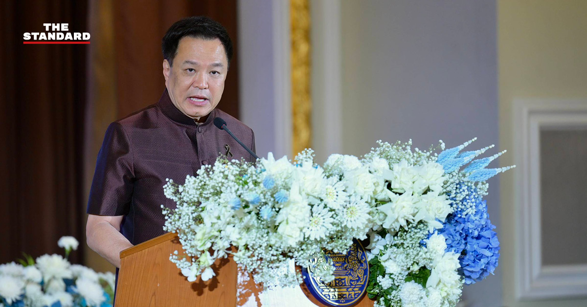 อนุทิน ชาญวีรกูล แถลงข่าวเปิดตัวบทเพลง รอยยิ้มของแม่ ณ ตึกสันติไมตรี ทำเนียบรัฐบาล
