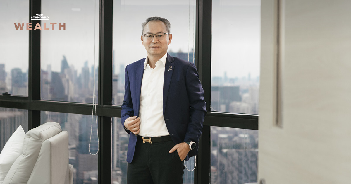 ภาพพิชิต มิทราวงศ์ กรรมการผู้จัดการ SME D Bank กำลังให้สัมภาษณ์