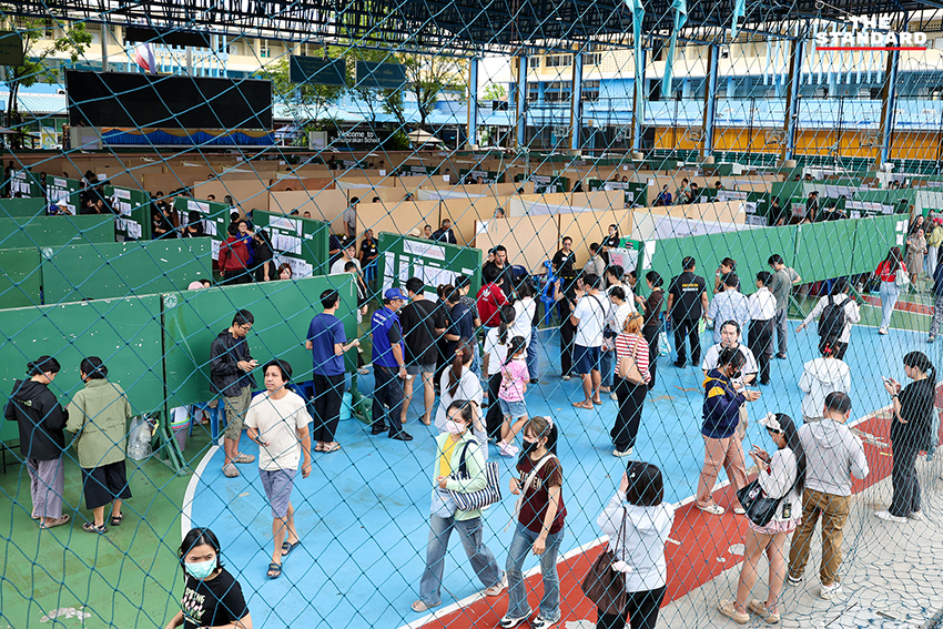 บรรยากาศการเลือกตั้งคณะกรรมการประกันสังคมที่โรงเรียนสมุทรปราการ มีผู้ประกันตนทยอยมาใช้สิทธิอย่างคึกคัก 8
