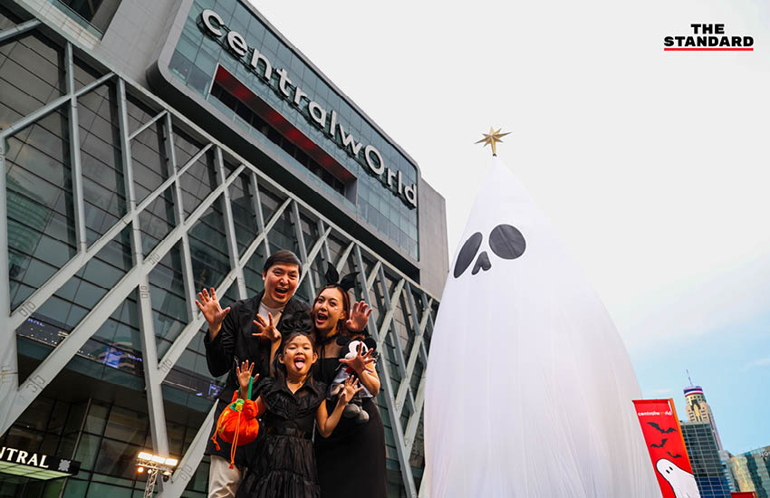 ผียักษ์สีขาว Spooky Boo สูง 40 เมตร ประดับไฟบริเวณลานหน้าเซ็นทรัลเวิลด์ช่วงเทศกาลฮาโลวีน 8