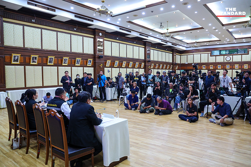 ภาพเจ้าหน้าที่สำนักงานการตรวจเงินแผ่นดินแถลงผลสอบไทยพีบีเอส 9