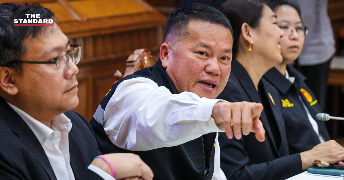 ภาพเจ้าหน้าที่สำนักงานการตรวจเงินแผ่นดินแถลงผลสอบไทยพีบีเอส