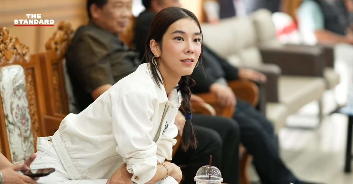 สุชาดา ซาง แทนทรัพย์ สส. ชัยภูมิ พรรคภูมิใจไทย ขณะลงพื้นที่ในจังหวัดชัยภูมิ
