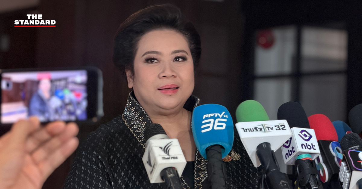 ศุภมาส อิศรภักดี รัฐมนตรีประจำสำนักนายกรัฐมนตรี กำลังให้สัมภาษณ์