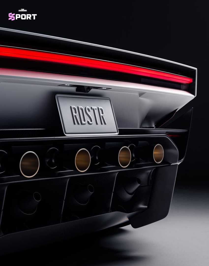 Tesla Roadster รุ่นใหม่ขณะสาธิตการเคลื่อนที่และเทคโนโลยีระบบไอพ่น 2