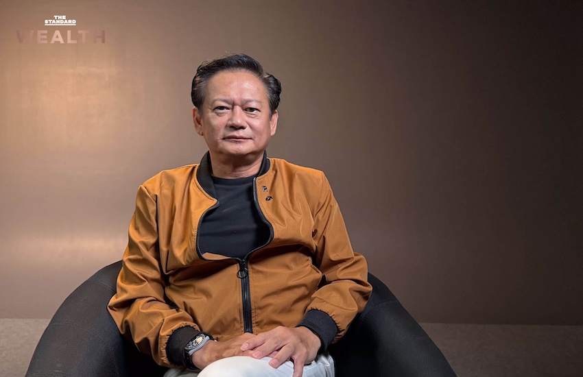 ภาพกราฟิกแสดงแนวคิดการจัดเก็บภาษีการเดินทางออกนอกประเทศ 1,000 บาท พร้อมข้อความ 'รัฐได้ แต่ใครเสีย? ชี้ ‘หาเงินง่าย’ ซ้ำเติมท่องเที่ยว' 8