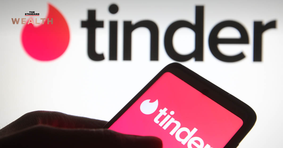 สมาร์ทโฟนแสดงหน้าจอแอปพลิเคชัน Tinder สำหรับหาคู่