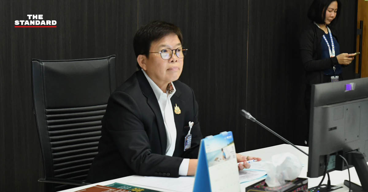 พริษฐ์ วัชรสินธุ สส. พรรคประชาชน แถลงข่าวหลังฝ่ายค้านวอล์กเอาต์จากการประชุมวิป 3 ฝ่าย
